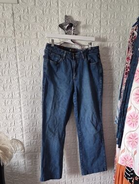 Aura wranglerBlue Denim jeans with Brown Label